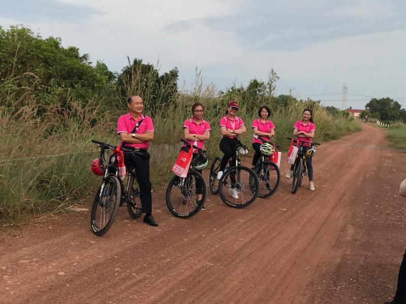 Cycling to Cu Chi Tunnels