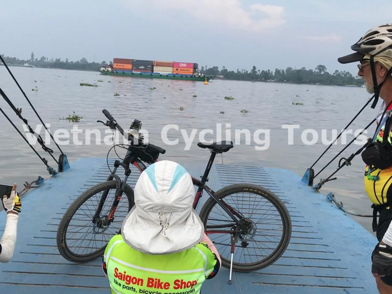 How to explore Meong's Cai Be by bicycle!