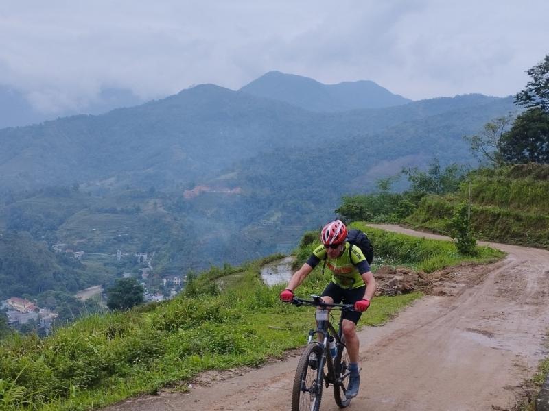 Cycling Lao Cai to Bac Ha, explore Hoang Su Phi rice terraced, challenge hills to Ha Giang